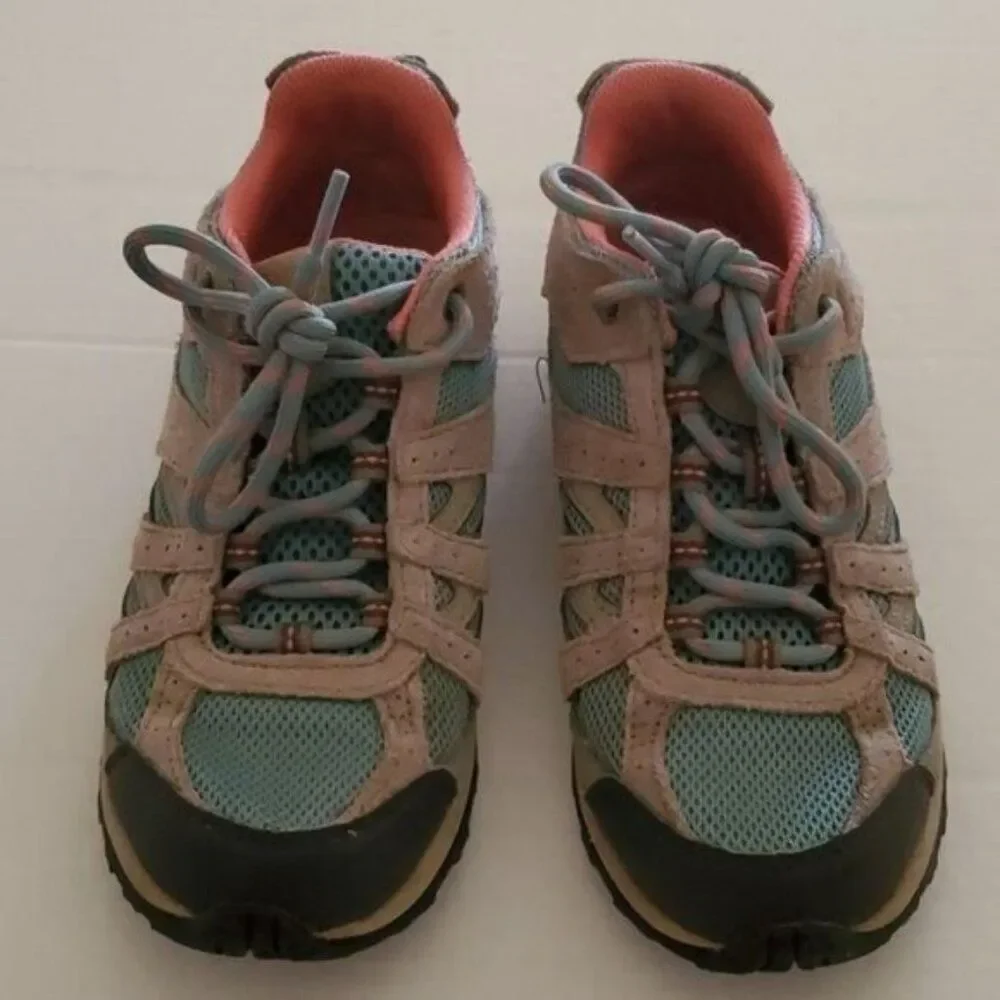 Columbia hiking shoe